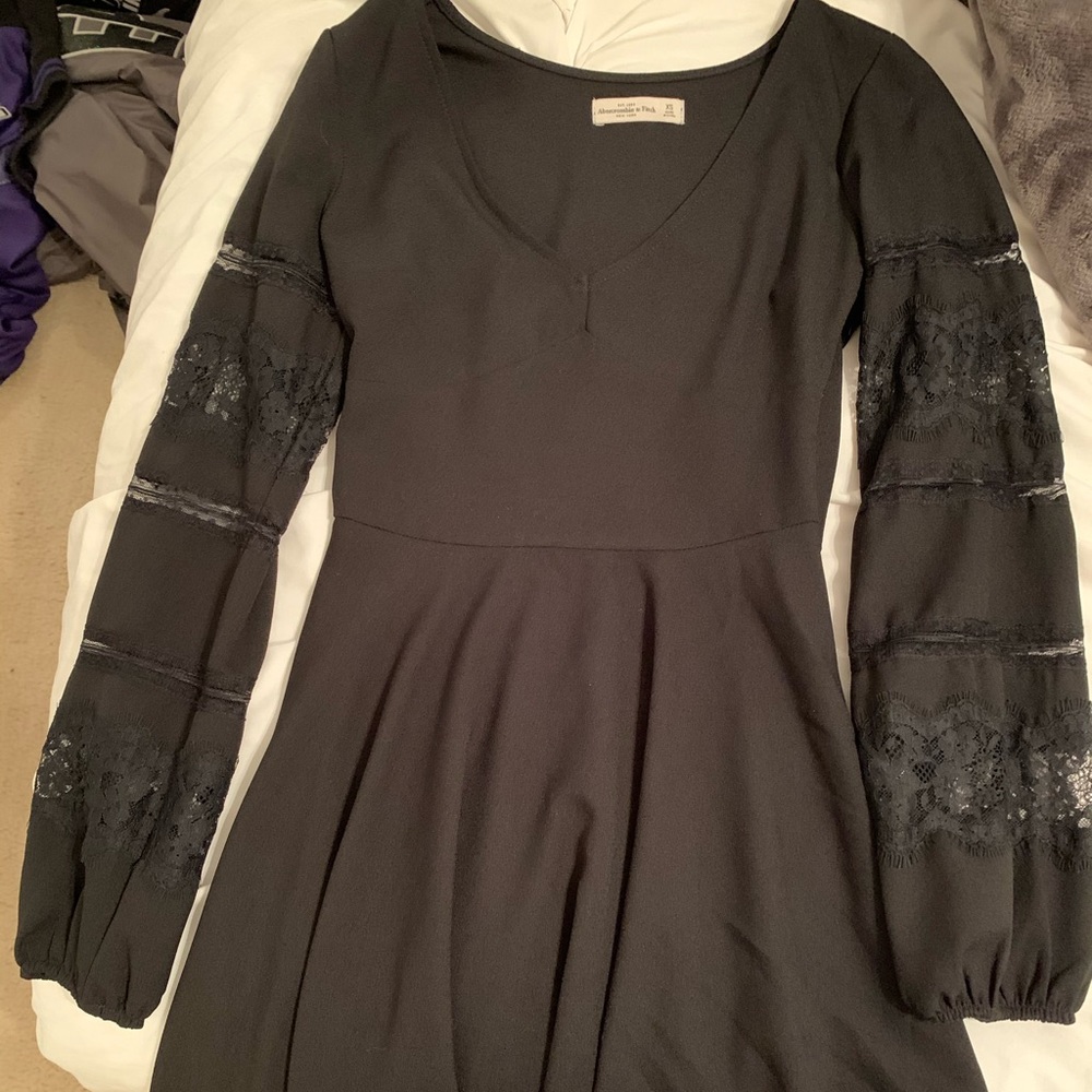 Abercrombie & Fitch Black Lace Sleeve Dress